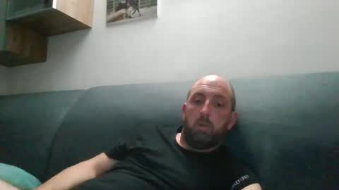 Snapshot of lucabeech88 chatting on 10-07-25, 08:50 Luca online show from 10-07-25, 08:50