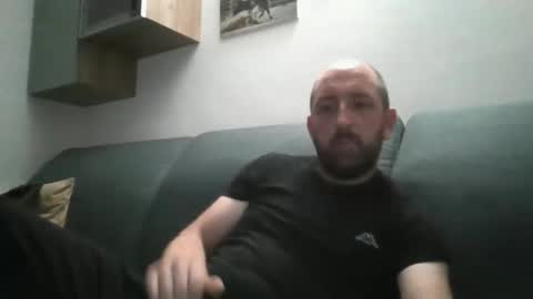 Snapshot of lucabeech88 chatting on 10-12-25, 07:13 Luca online show from 10-12-25, 07:13