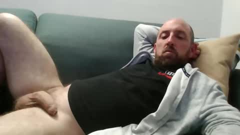 Snapshot of lucabeech88 chatting on 04-27-26, 06:50 Luca online show from 04-27-26, 06:50