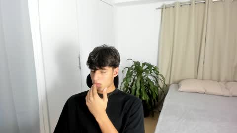 lucacosta19 online show from 05-01-26, 08:02