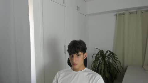 lucacosta19 online show from 05-07-26, 09:42