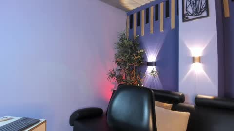 Lucas online show from 04-19-26, 02:44