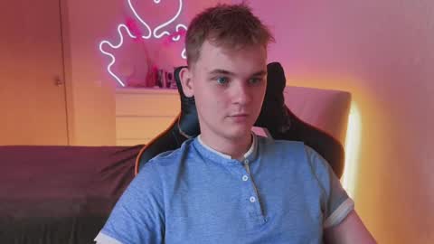 Lucas Gill online show from 09-11-25, 02:55