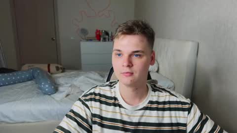 Lucas Gill online show from 11-21-25, 03:38