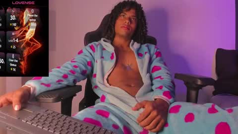   online show from 03-03-25, 02:59