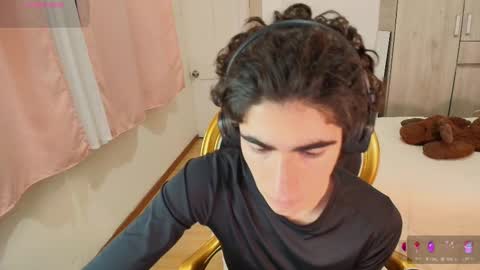 lucas_xo online show from 11-12-25, 12:44