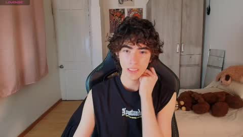 lucas_xo online show from 12-01-25, 02:38