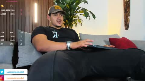 Snapshot of lucasanto_ chatting on 05-13-26, 04:10 LUCA SANTOS online show from 05-13-26, 04:10