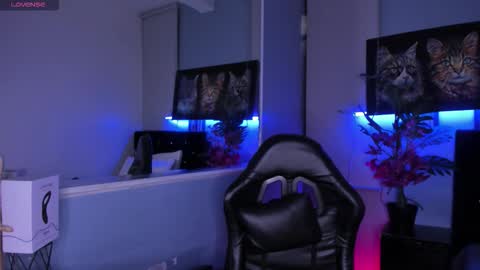 Snapshot of lucascarterr chatting on 11-19-25, 03:39 lucascarterr online show from 11-19-25, 03:39