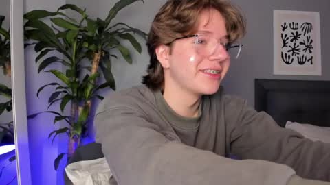 Lucas Morales online show from 05-19-26, 01:39