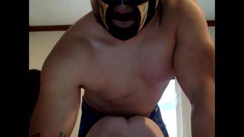 Snapshot of luchamuscles chatting on 01-31-25, 07:51 luchamuscles online show from 01-31-25, 07:51