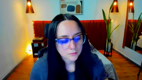 Luci Evans online show from 11-18-25, 08:57