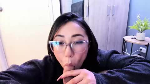 Luci y Fer online show from 03-11-25, 01:48