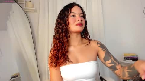 Snapshot of lucia_lee_ chatting on 03-06-25, 07:54 Lucia online show from 03-06-25, 07:54