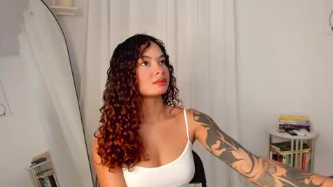 Snapshot of lucia_lee_ chatting on 03-07-25, 06:54 Lucia online show from 03-07-25, 06:54