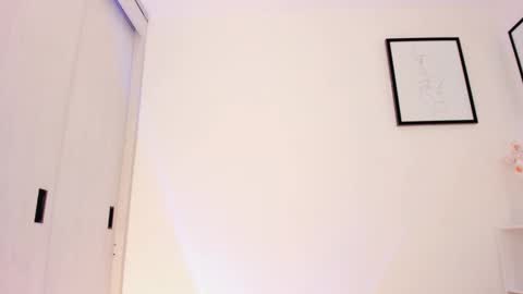 Snapshot of lucia_lee_ chatting on 09-18-25, 09:39 Lucia online show from 09-18-25, 09:39