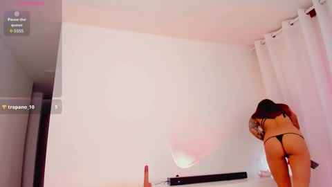 Snapshot of lucia_lee_ chatting on 10-16-25, 06:53 Lucia online show from 10-16-25, 06:53