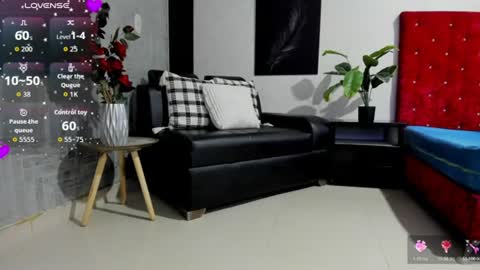 L U C I A online show from 06-11-26, 12:58