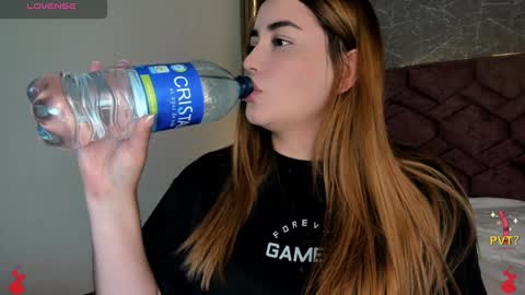 Snapshot of lucia_star_ chatting on 12-11-24, 09:01 lucia star online show from 12-11-24, 09:01