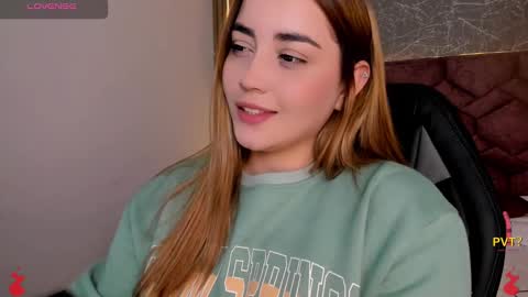 Snapshot of lucia_star_ chatting on 12-13-24, 06:38 lucia star online show from 12-13-24, 06:38