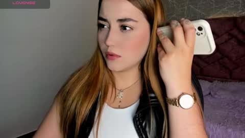 Snapshot of lucia_star_ chatting on 12-28-24, 05:03 lucia star online show from 12-28-24, 05:03