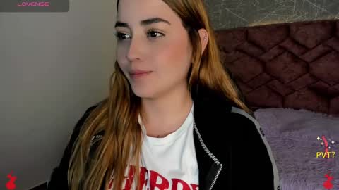 Snapshot of lucia_star_ chatting on 01-02-25, 04:24 lucia star online show from 01-02-25, 04:24