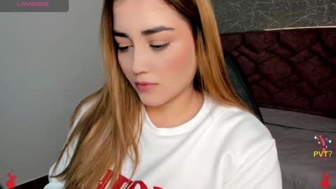 Snapshot of lucia_star_ chatting on 01-11-25, 11:45 lucia star online show from 01-11-25, 11:45