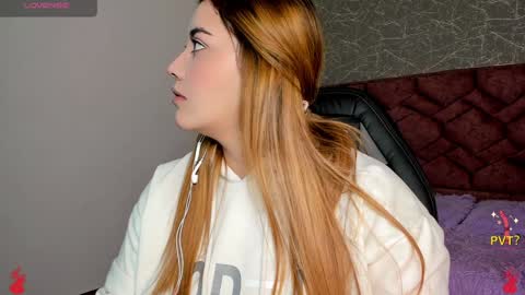 Snapshot of lucia_star_ chatting on 01-21-25, 12:07 lucia star online show from 01-21-25, 12:07