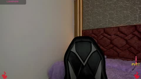 Snapshot of lucia_star_ chatting on 01-21-25, 09:15 lucia star online show from 01-21-25, 09:15