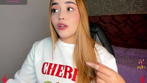 Snapshot of lucia_star_ chatting on 01-24-25, 07:18 lucia star online show from 01-24-25, 07:18