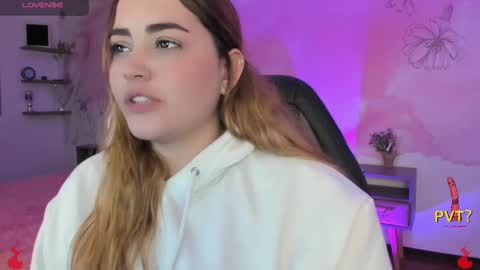 Snapshot of lucia_star_ chatting on 02-12-25, 05:58 lucia star online show from 02-12-25, 05:58