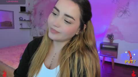 Snapshot of lucia_star_ chatting on 02-13-25, 05:48 lucia star online show from 02-13-25, 05:48