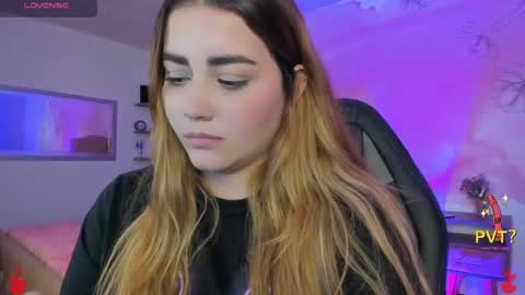 Snapshot of lucia_star_ chatting on 02-14-25, 08:42 lucia star online show from 02-14-25, 08:42