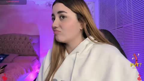 Snapshot of lucia_star_ chatting on 02-18-25, 02:38 lucia star online show from 02-18-25, 02:38