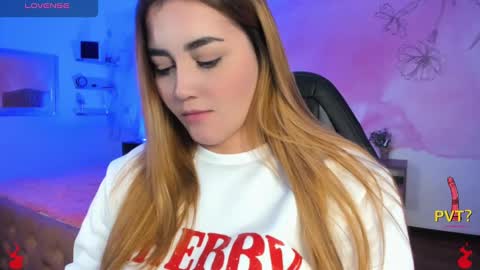 Snapshot of lucia_star_ chatting on 02-19-25, 05:38 lucia star online show from 02-19-25, 05:38