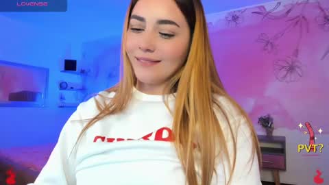 Snapshot of lucia_star_ chatting on 02-19-25, 08:44 lucia star online show from 02-19-25, 08:44