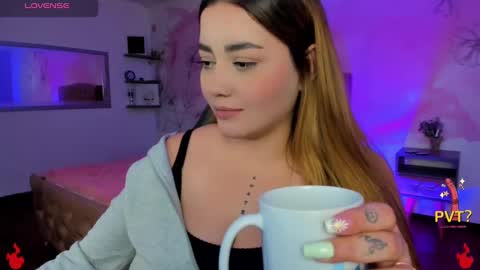 Snapshot of lucia_star_ chatting on 02-21-25, 05:35 lucia star online show from 02-21-25, 05:35