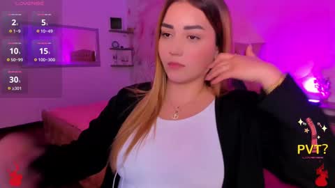 Snapshot of lucia_star_ chatting on 03-11-25, 02:43 lucia star online show from 03-11-25, 02:43