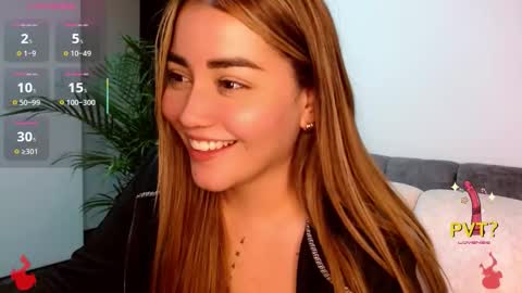 Snapshot of lucia_star_ chatting on 10-14-25, 04:24 lucia star online show from 10-14-25, 04:24