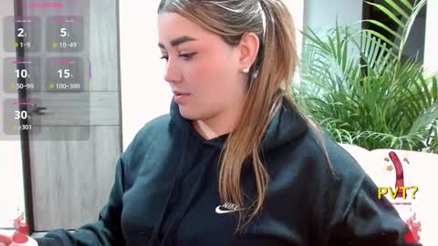 Snapshot of lucia_star_ chatting on 11-07-25, 02:33 lucia star online show from 11-07-25, 02:33