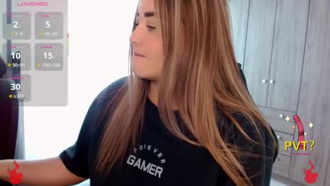 Snapshot of lucia_star_ chatting on 12-18-25, 07:09 lucia star online show from 12-18-25, 07:09