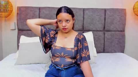 LUCIA  online show from 09-19-25, 12:06