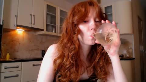 Snapshot of luciacoy chatting on 12-14-24, 04:31 Lucia online show from 12-14-24, 04:31