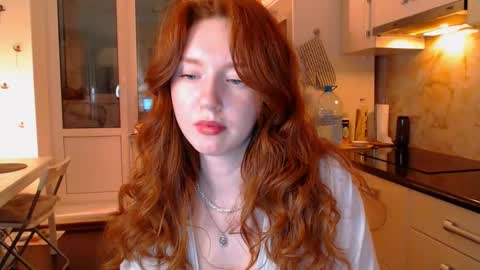 Snapshot of luciacoy chatting on 12-21-24, 08:00 Lucia online show from 12-21-24, 08:00