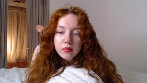 Snapshot of luciacoy chatting on 02-16-25, 05:15 Lucia online show from 02-16-25, 05:15