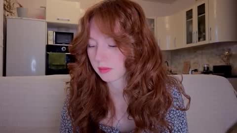 Snapshot of luciacoy chatting on 09-25-25, 04:00 Lucia online show from 09-25-25, 04:00