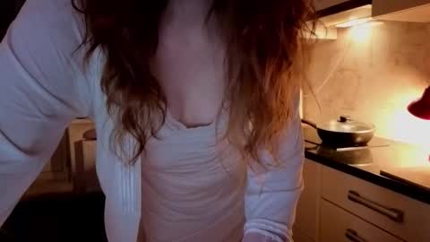 Snapshot of luciacoy chatting on 10-06-25, 07:11 Lucia online show from 10-06-25, 07:11