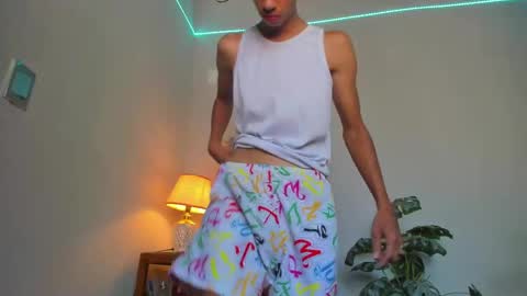 Snapshot of lucian_davii chatting on 04-26-26, 02:15 Pirulo online show from 04-26-26, 02:15