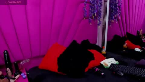 Luci online show from 03-11-26, 08:37