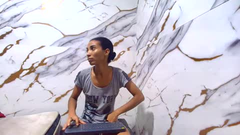 Luciana online show from 06-02-26, 08:22